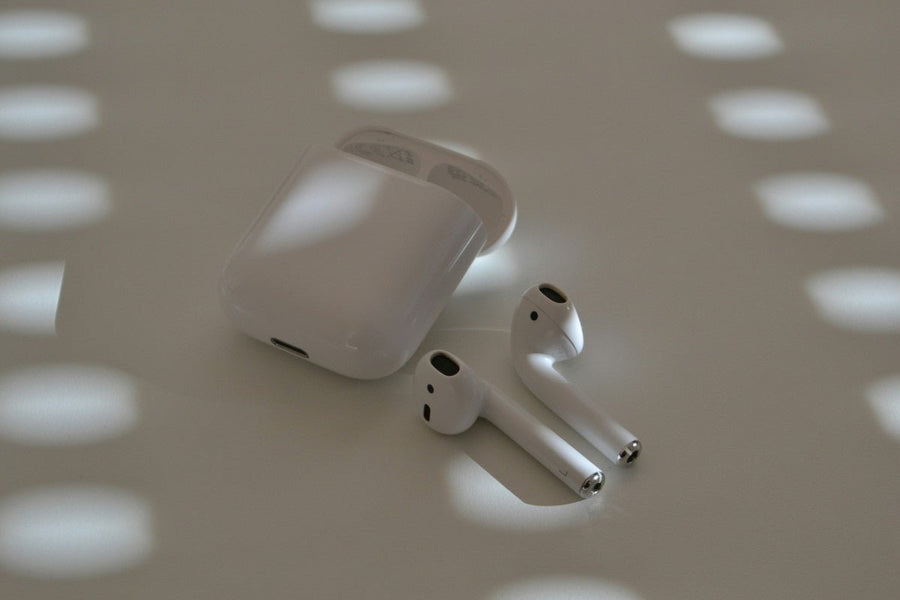 Apple Earphones or Hearing Aids: Can AirPods Replace a Hearing Aid?