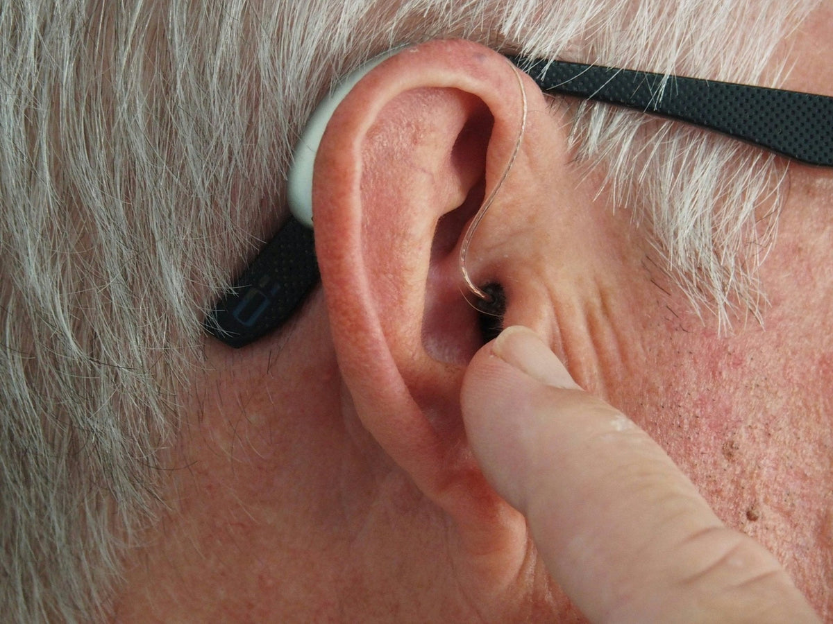 CLARIA vs MD Hearing : quelle aide auditive choisir ?