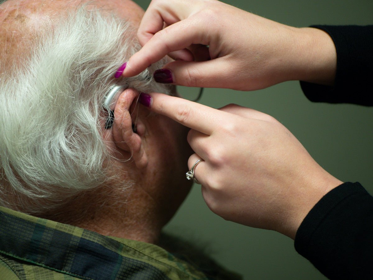 Aides auditives Phonak ou Signia : le comparatif