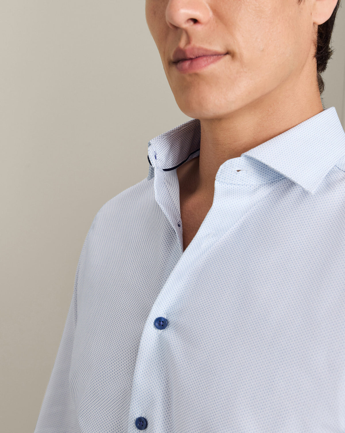 Chemise stretch texturée sans repassage – Blanc et bleu ciel